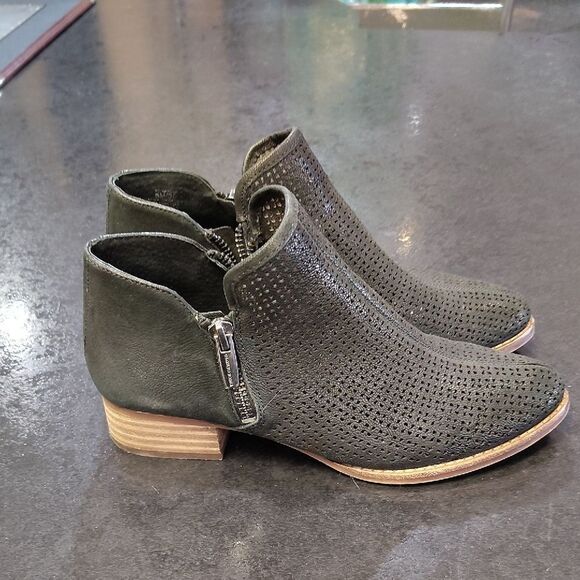 Vince Camuto Black Ankle Boots with V-Cut Design - Picture 1 of 6